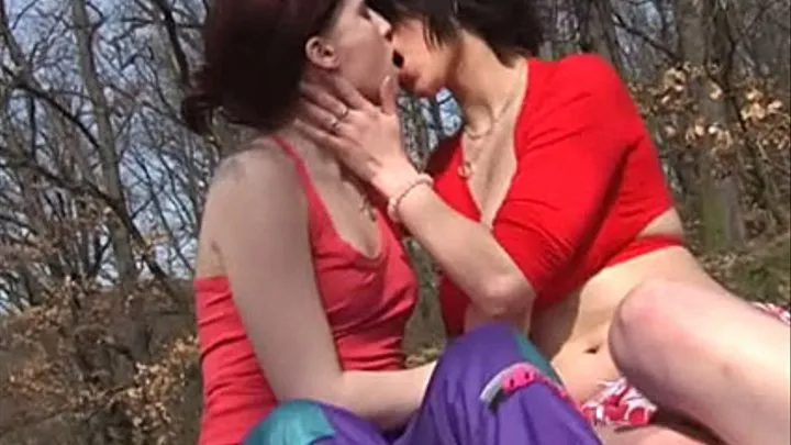 2 students in outdoor lesbian sex