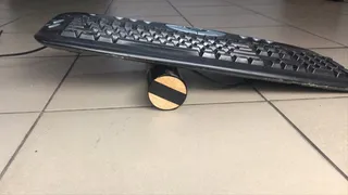 RUSSIAN MODEL - Surfing keyboard crush fetish