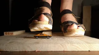 Italian girlfriend - Metal toycars crush in wooden clogs by giantess