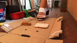 Italian girlfriend - Bread snacks wood and cardboard box in clogs