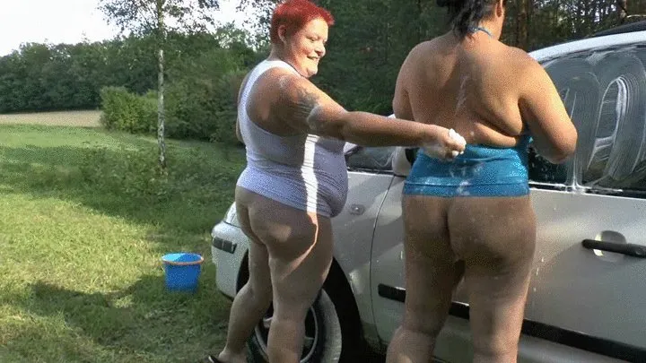 2 sexy lesbians wash car 2