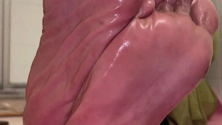 Queensizesexyfeet Big Feet Oily Soles Ignore You