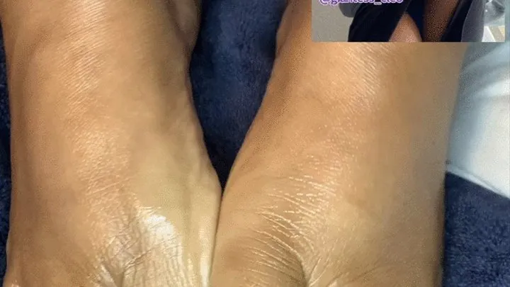 Oily Plump French Tip Toe Wiggle