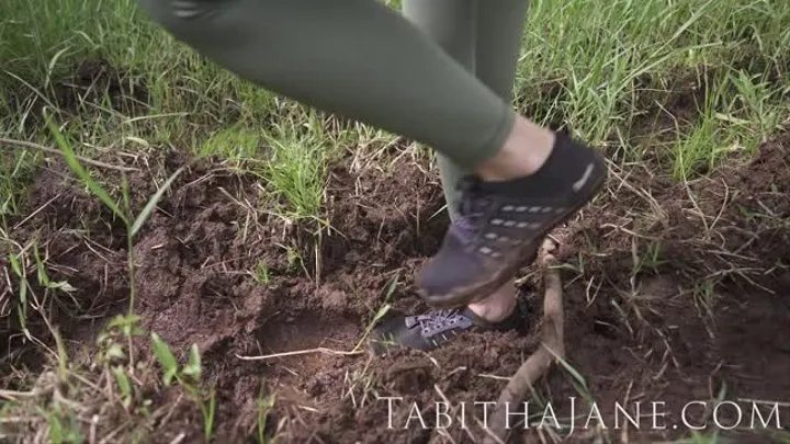 Messy Muddy Feet Slowmo and Close-ups