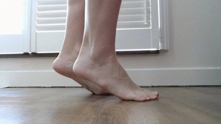 Amy's tiptoes and soles