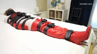 THIGHBOOTS AND LEATHER IN BONDAGE