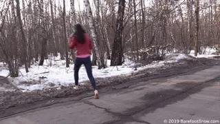 Giant beauty Kristina with very big feet and long toes on the winter road (Part 4 of 6)