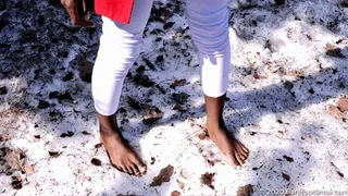 Exclusive series Black on white: Ebony beauty Qween walks barefoot on frozen ground, ice, snow and shows her dirty soles (Part 2 of 6)