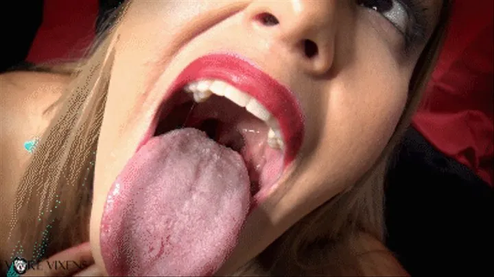 Touring Giantess Megan Jones's Mouth