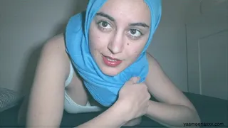 hijabi playing with pussy