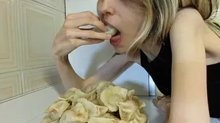 Eating "Jiaozi" - Dumplings, MUKBANG (Italian Language)