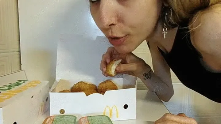 Mcdonald's MUKBANG VIDEO (Italian Language)