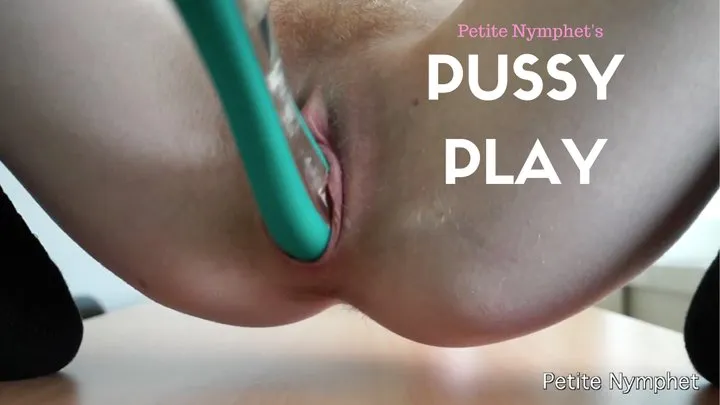 Pussy Play: Close-Up Masturbation