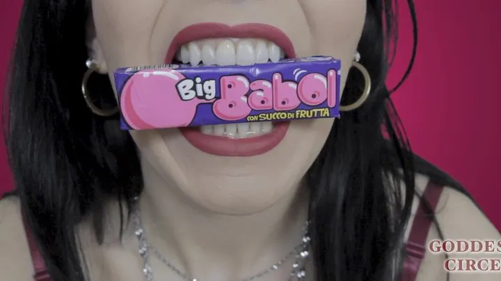 MY SHARP TEETH CHEW A BIG BABOL