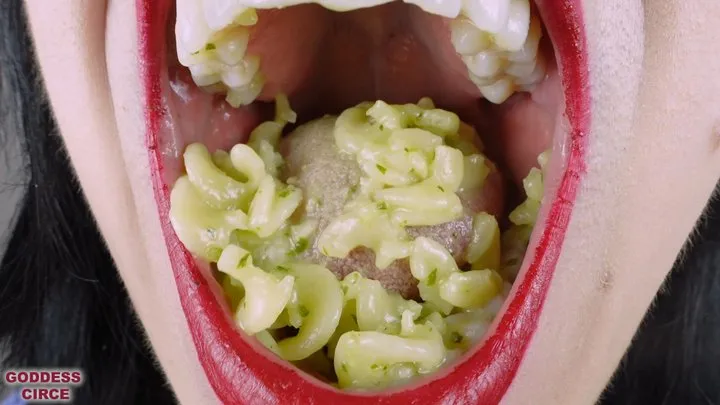 I EAT PASTA WITH PESTO - EXTREME CLOSE-UPS IN MY MOUTH (Video request) --- MANGIO LA PASTA AL PESTO - PRIMI PIANI ESTREMI NELLA MIA BOCCA (Video su richiesta)