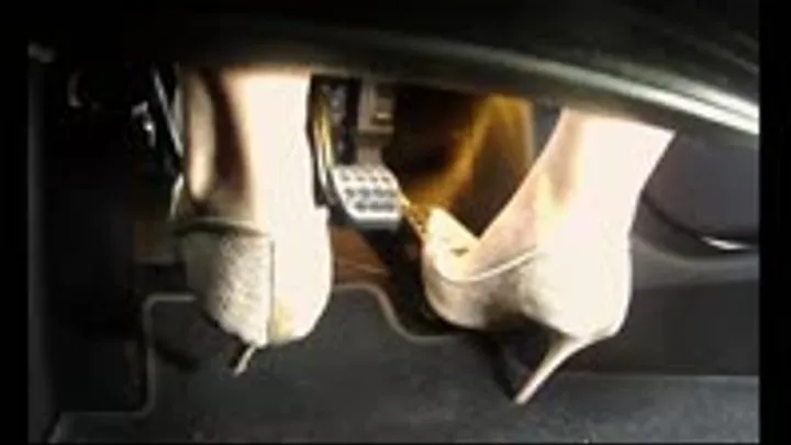 Manual stick in sexy high heels - Driving - Hidden camera