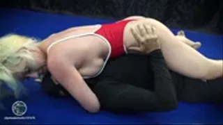 Budapest Wrestling Sessions: Christina Shine vs Black Grappler - the wrestling challenge,