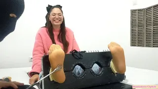 Squeakylish Stacy goes crazy in the stocks (side camera)