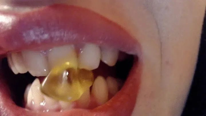 Biting gummy bears head (Custom)