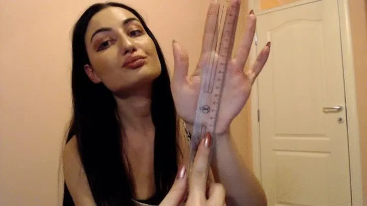 Stasha measure her big hands