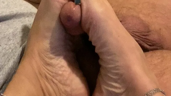 ROUND 2 FOOTJOB