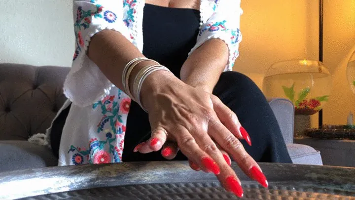 SEXY MATURE HANDS