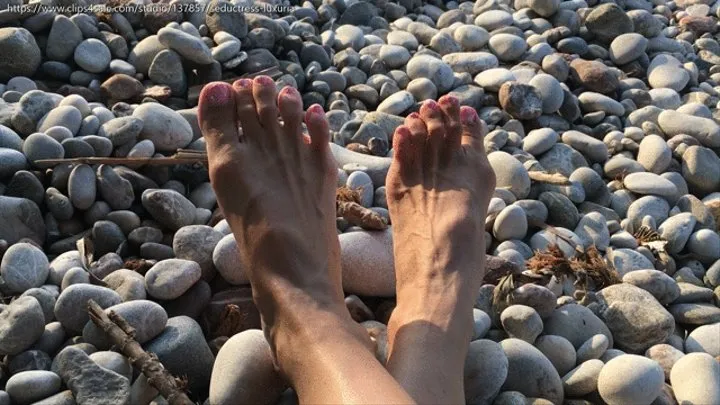 Barefoot afternoon at the beach