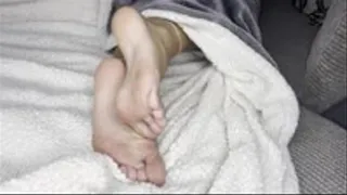 Barefoot Toe Wiggle Under the Covers EyeCandyToes
