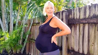 33 Weeks Pregnant Outdoor Pants Wetting