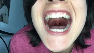 I show uvula - video with replay and slow motion