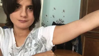 Miss Minnie jiggle her arms - video with replay scene and slow motion