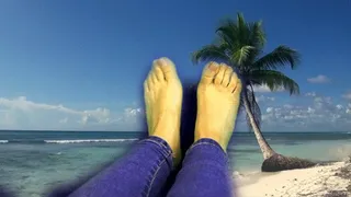 Relax by watching Miss Minnie's bare feet and listening to the sound of ocean waves