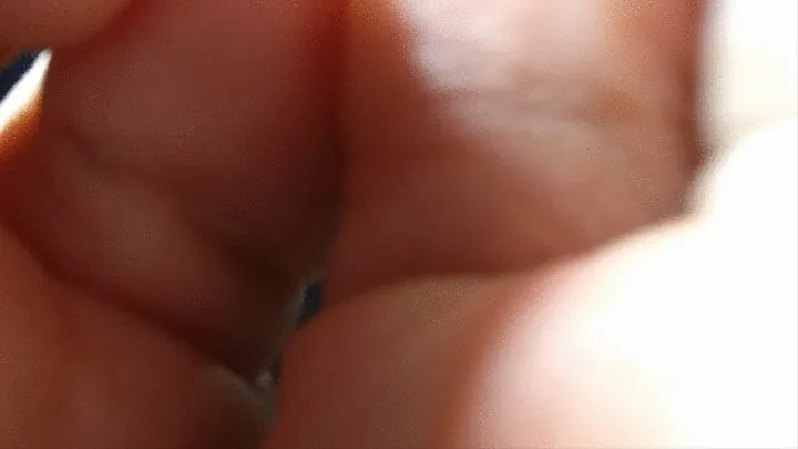 Giantess Wiggle Toes for Tiny Human POV