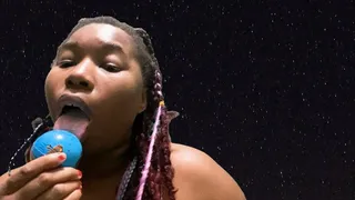 Giantess Licks and Sucks Tiny World