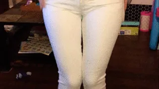 Scarlet Pees Her White Jeans and Her Blue Jeans - 2 Wettings