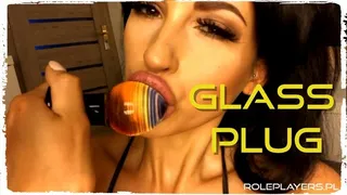 FAKE LIPS sucking GLASS buttplug