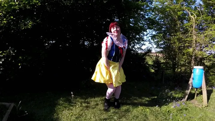 Snow White Cosplay