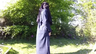 Outdoors Flashing in the Burqa