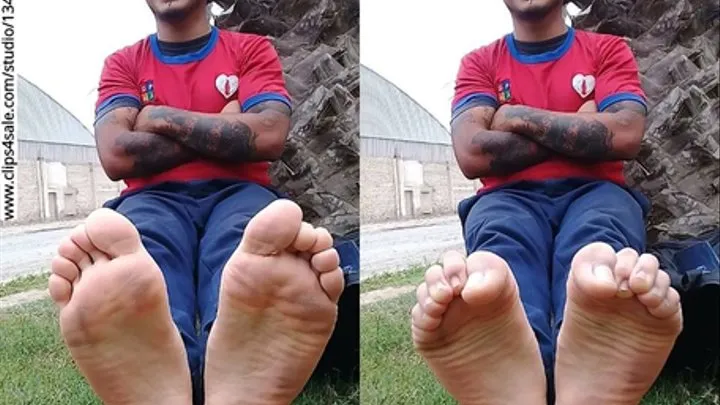 Solo Feet - Worker showing off his smelly feet