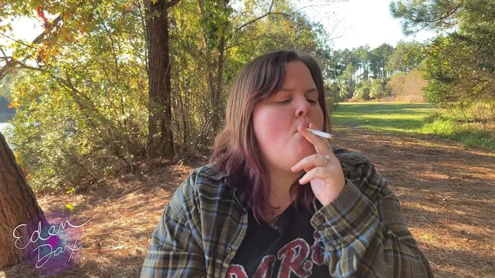 BBW Smoking In The Woods