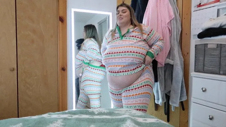 BBW CHLOE: Do my xmas pajamas fit?