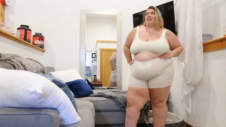 BBW CHLOE: Can she touch her toes?