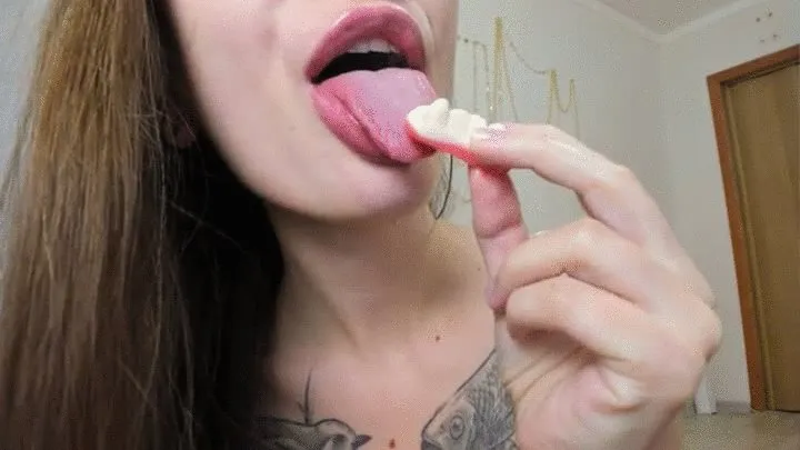 Eating jelly teeth