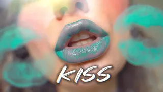 Minty naughty noisy kiss