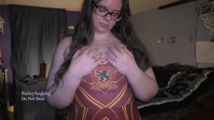 Gryffinwhore Strip Tease