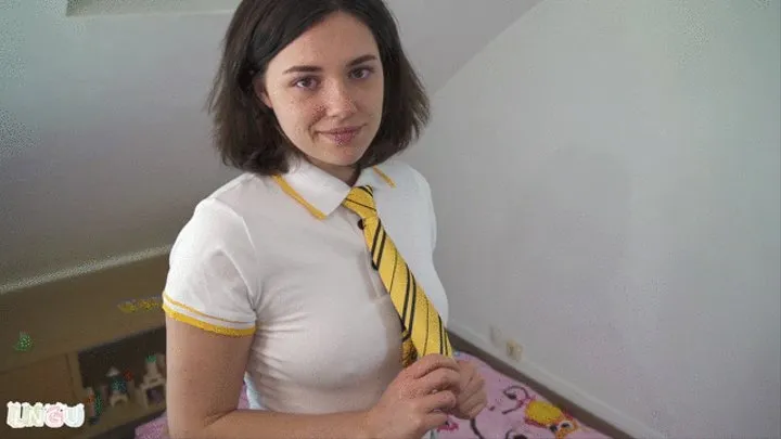 School girl Joye pee in her blue Molicare