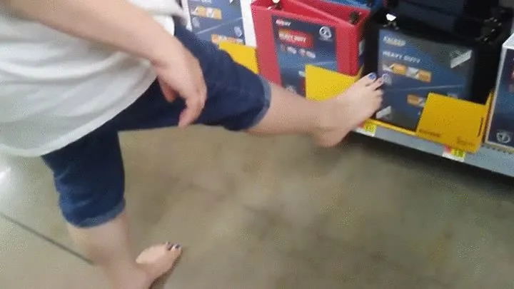 Barefoot'n at the Store!