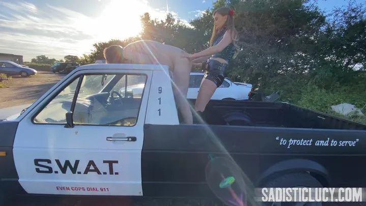 Strap-on pegging her slut in the back of a pick up truck - Miss Honour May