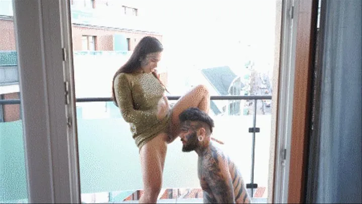 RUINED VIDEO,PUNISHED CAMERAMAN-YOGA PANTS WETTING AND PUBLIC SQUIRT HUMILIATION ON THE BALCONY (100% LIFESTYLE FEELING)