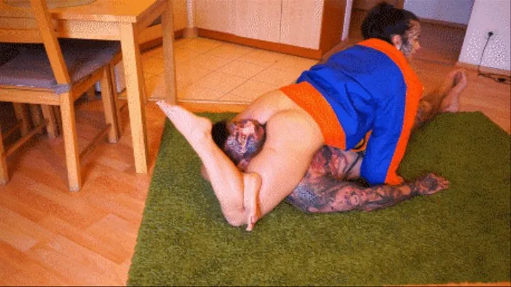 KINKY BOSS PART 2-THE NEW PIZZA DELIVERY UNIFORM:SOME HUMILIATING HEADSCISSOR FUN WITH MY SLAVE IS THE BEST MORNING WORKOUT FOR ME